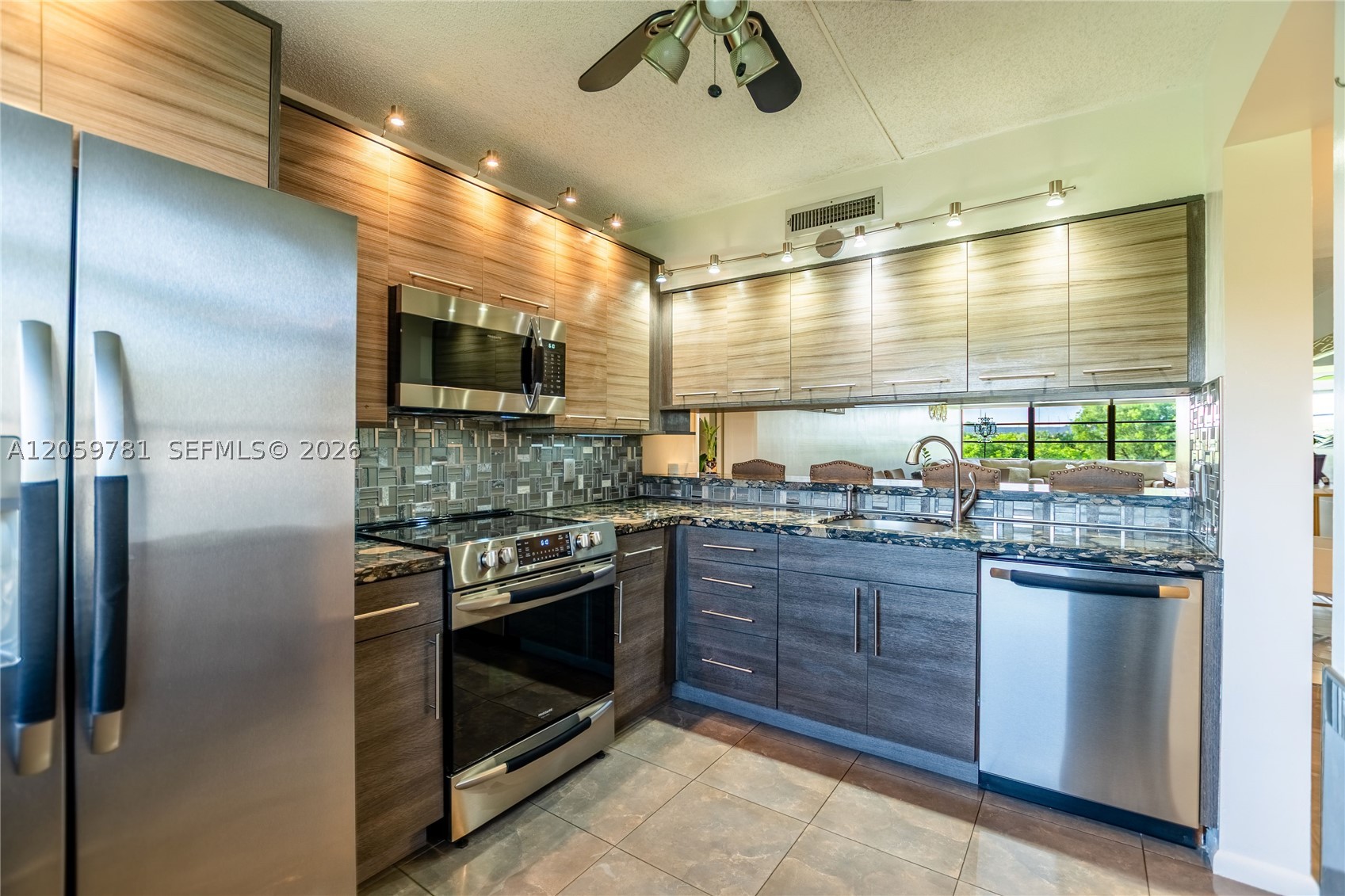 1508 S WHITEHALL #206, Davie FL 33324