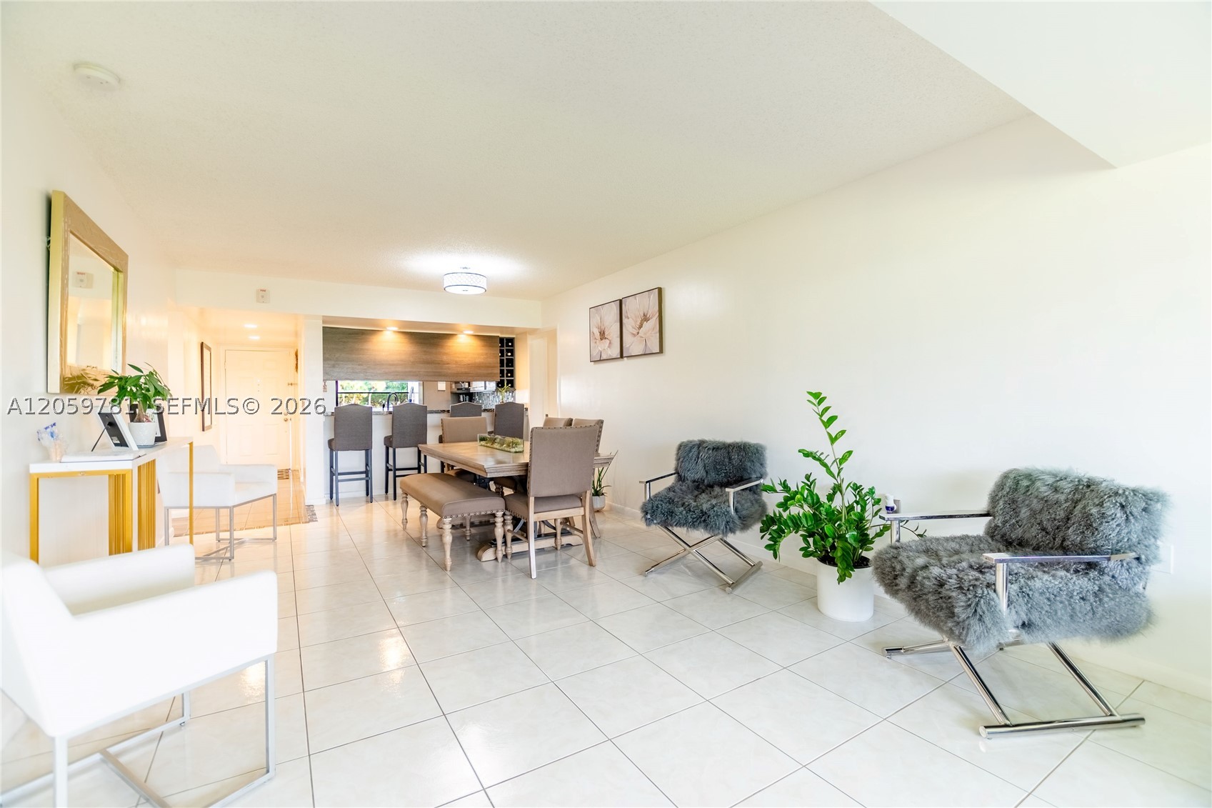 1508 S WHITEHALL #206, Davie FL 33324