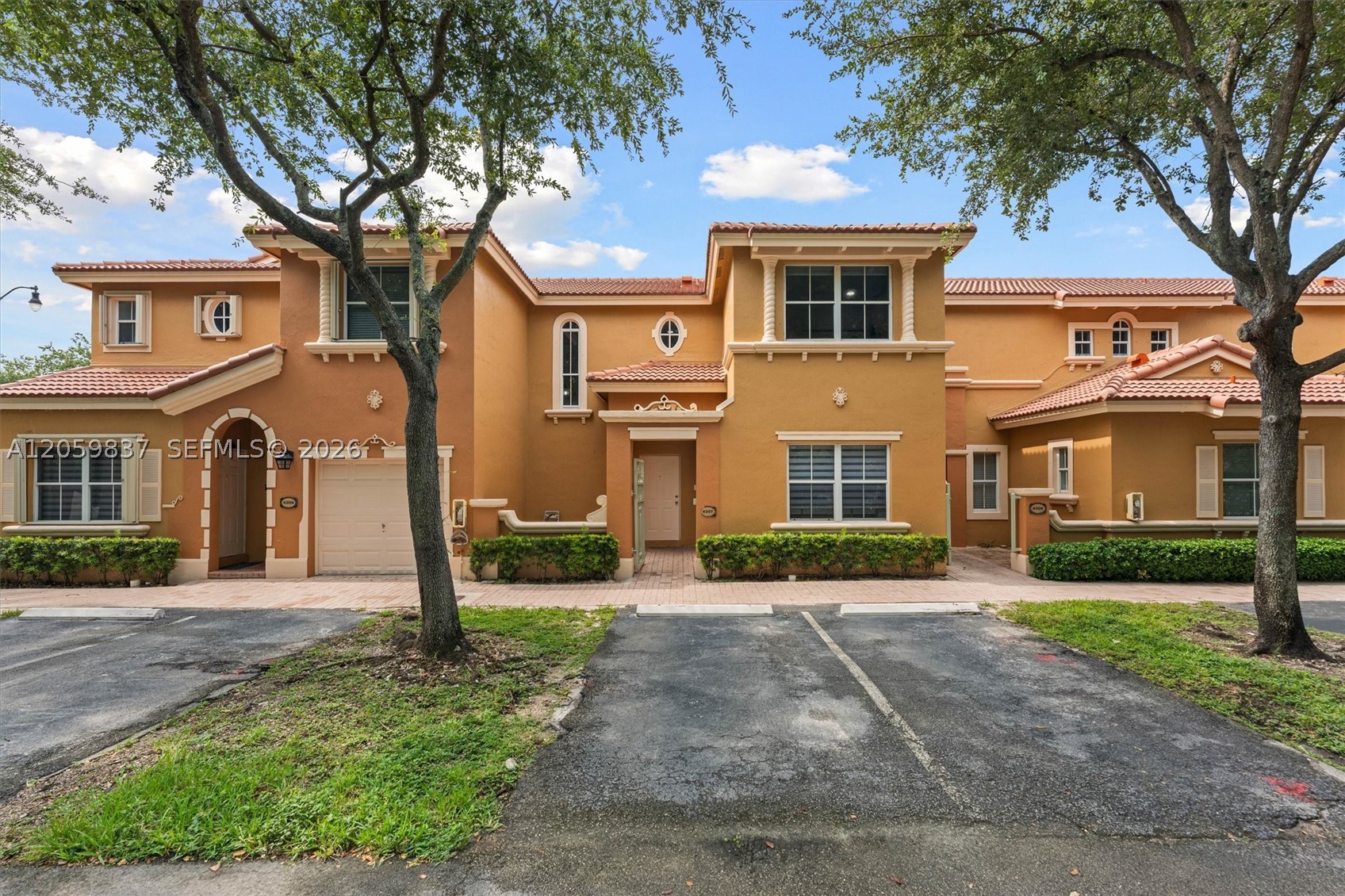 8424 NW 141st Ln #4307, Miami Lakes FL 33016