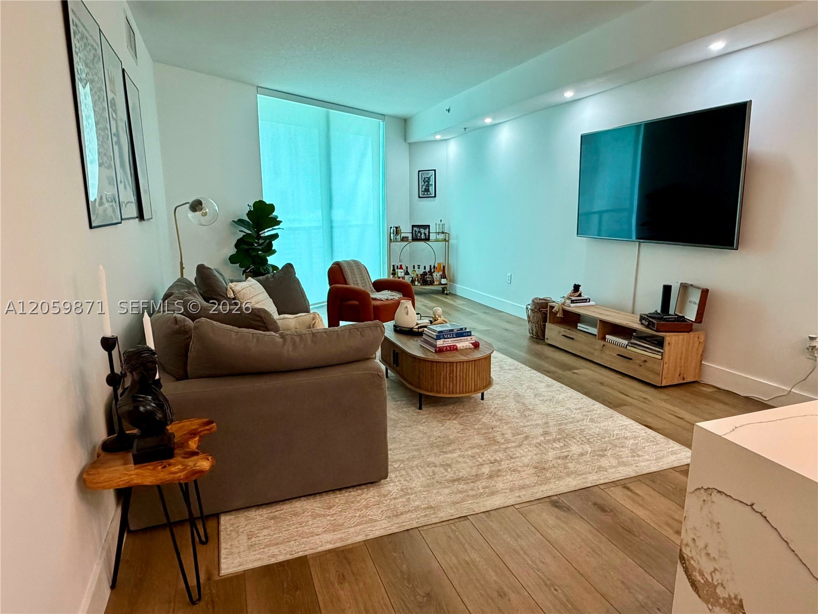 1900 N Bayshore Dr #1608, Miami FL 33132