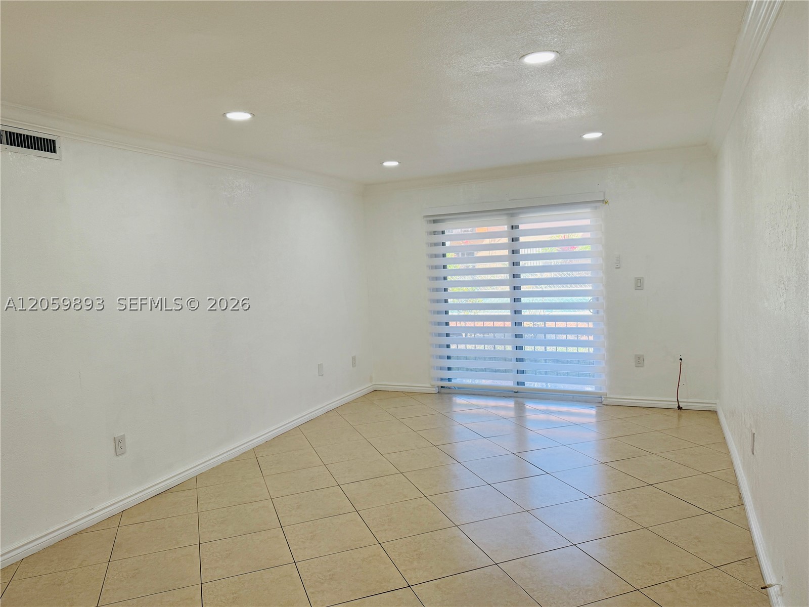 1100 W 35th St #8, Hialeah FL 33012