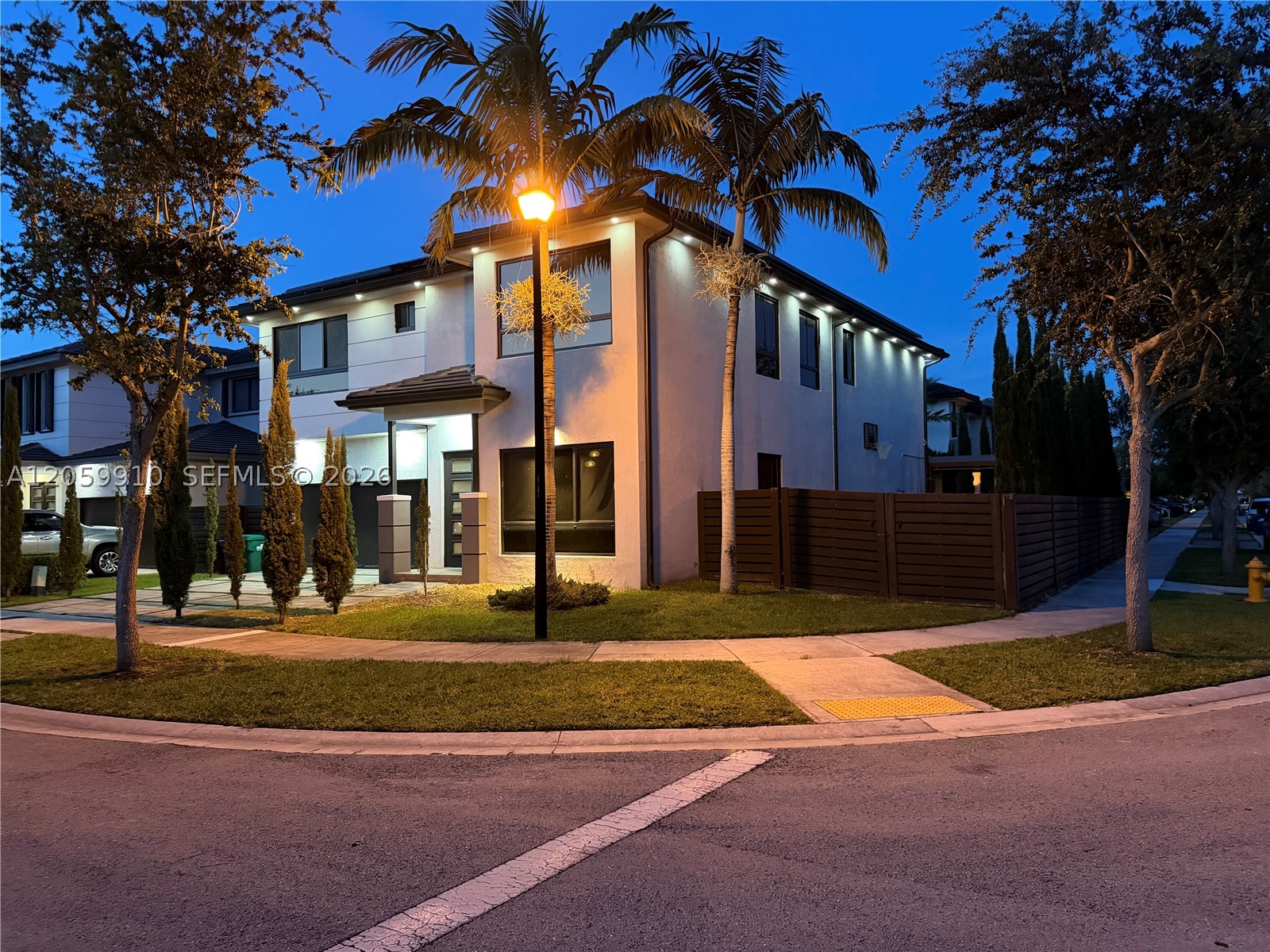 Miami FL 33196 - A12059910