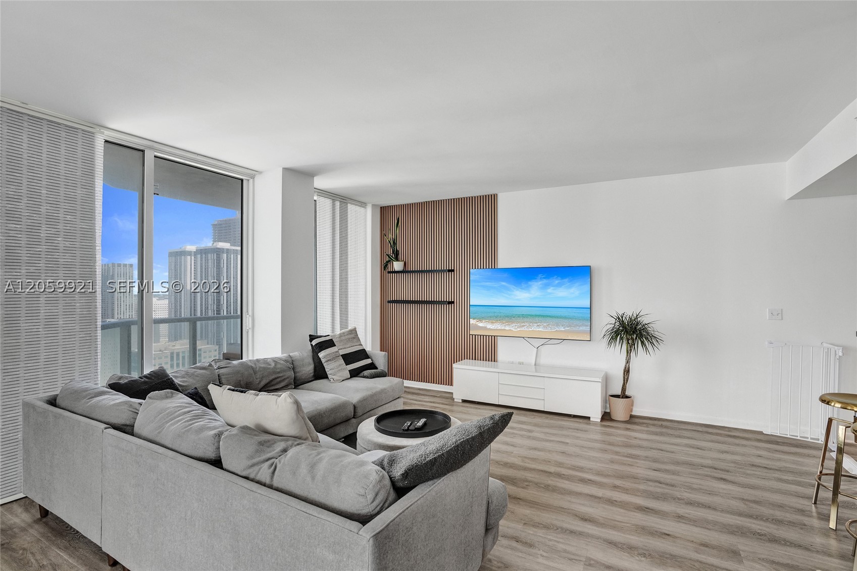 244 Biscayne Blvd #3409, Miami FL 33132