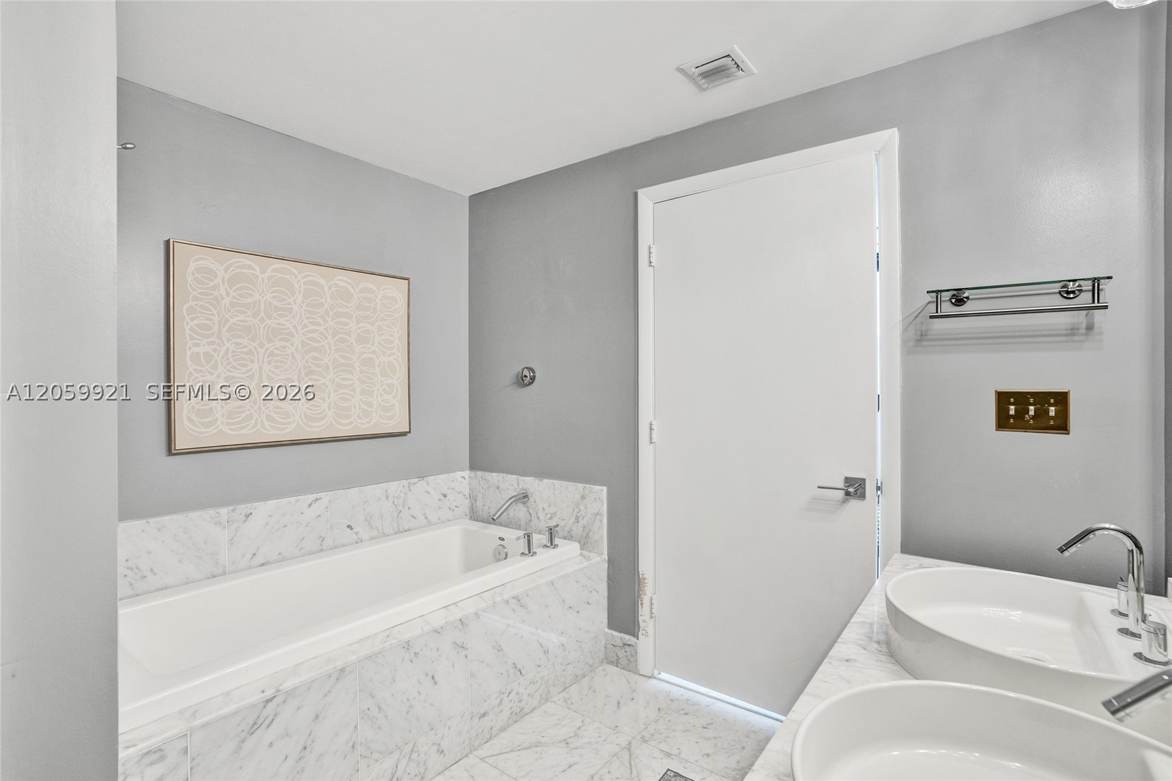 244 Biscayne Blvd #3409, Miami FL 33132