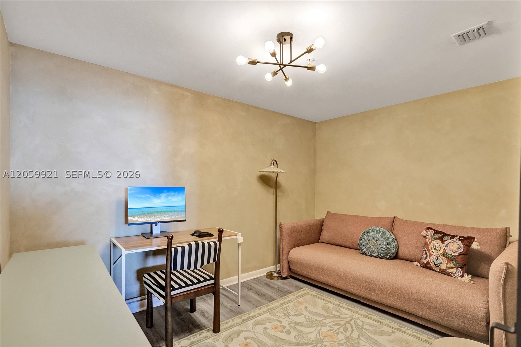 244 Biscayne Blvd #3409, Miami FL 33132