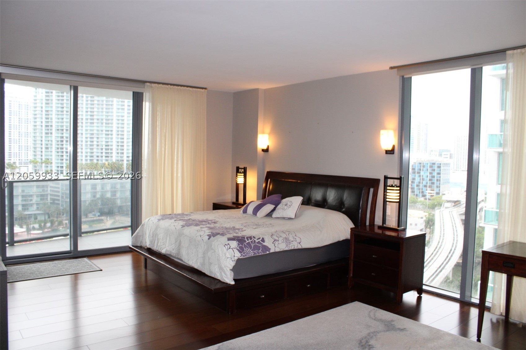 31 SE 6th St #1801, Miami FL 33131
