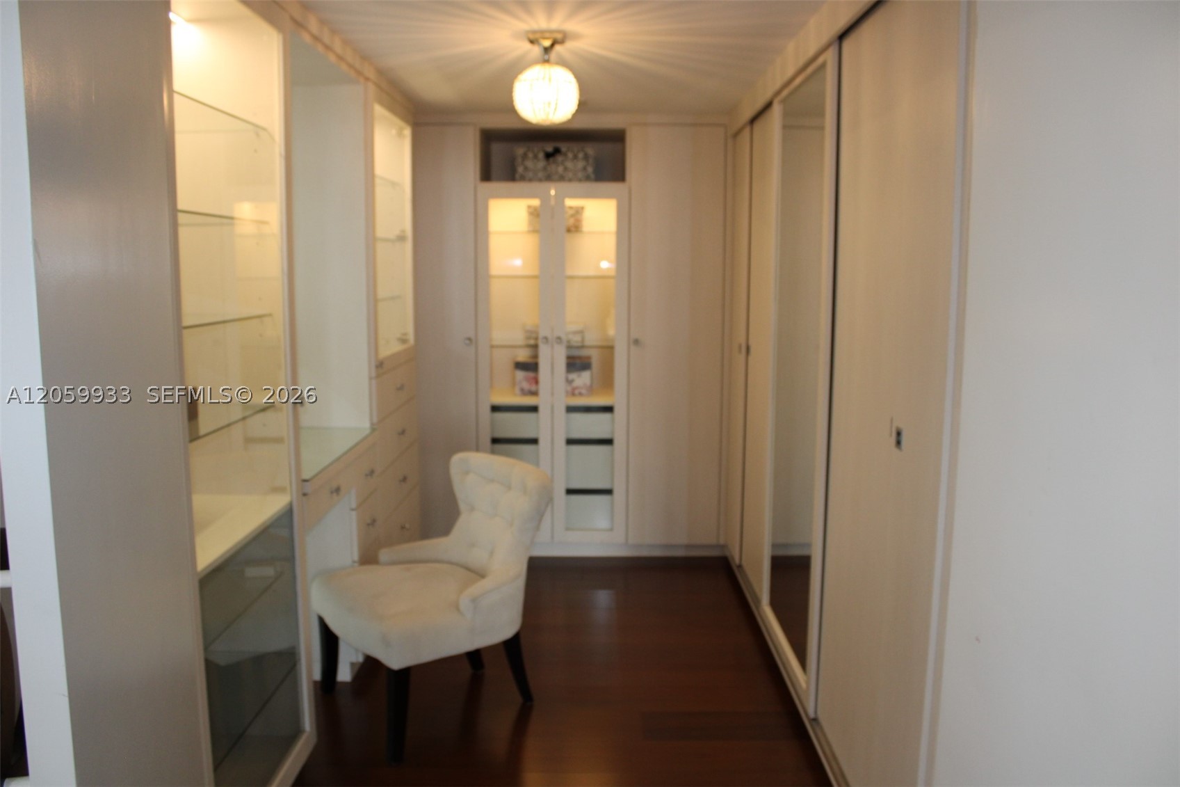 31 SE 6th St #1801, Miami FL 33131