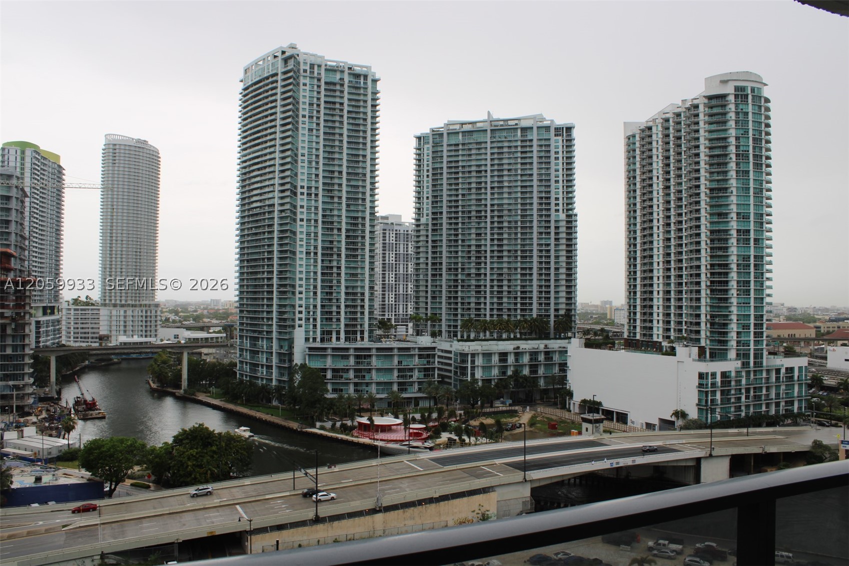 31 SE 6th St #1801, Miami FL 33131