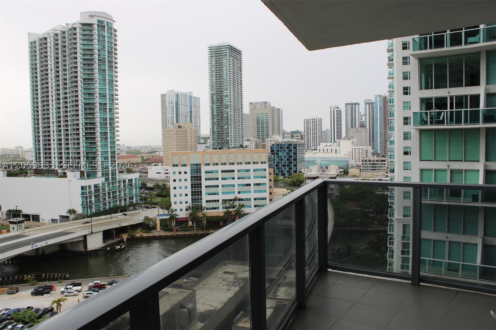 31 SE 6th St #1801, Miami FL 33131