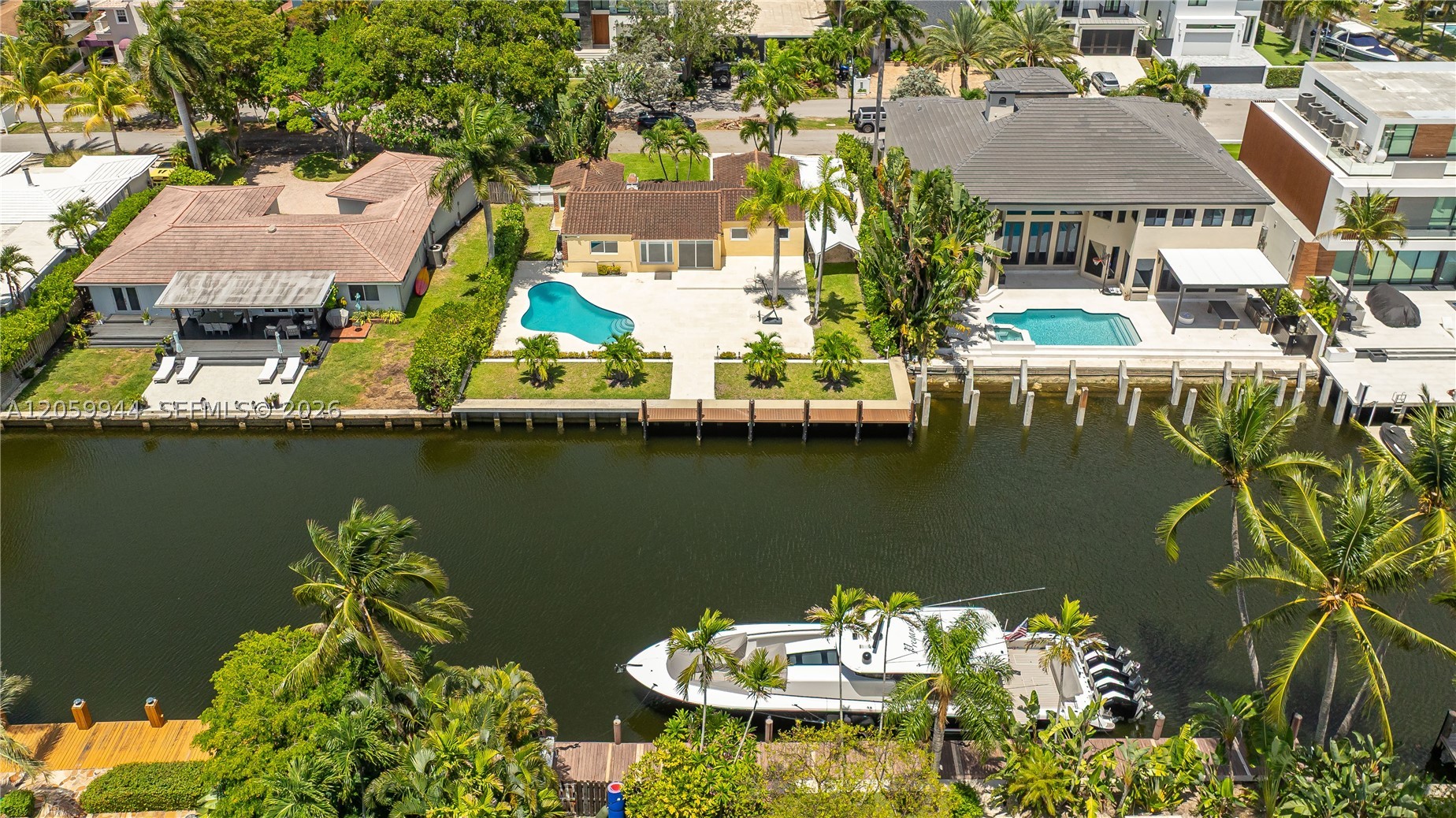 330 Coconut Isle Dr, Fort Lauderdale FL 33301