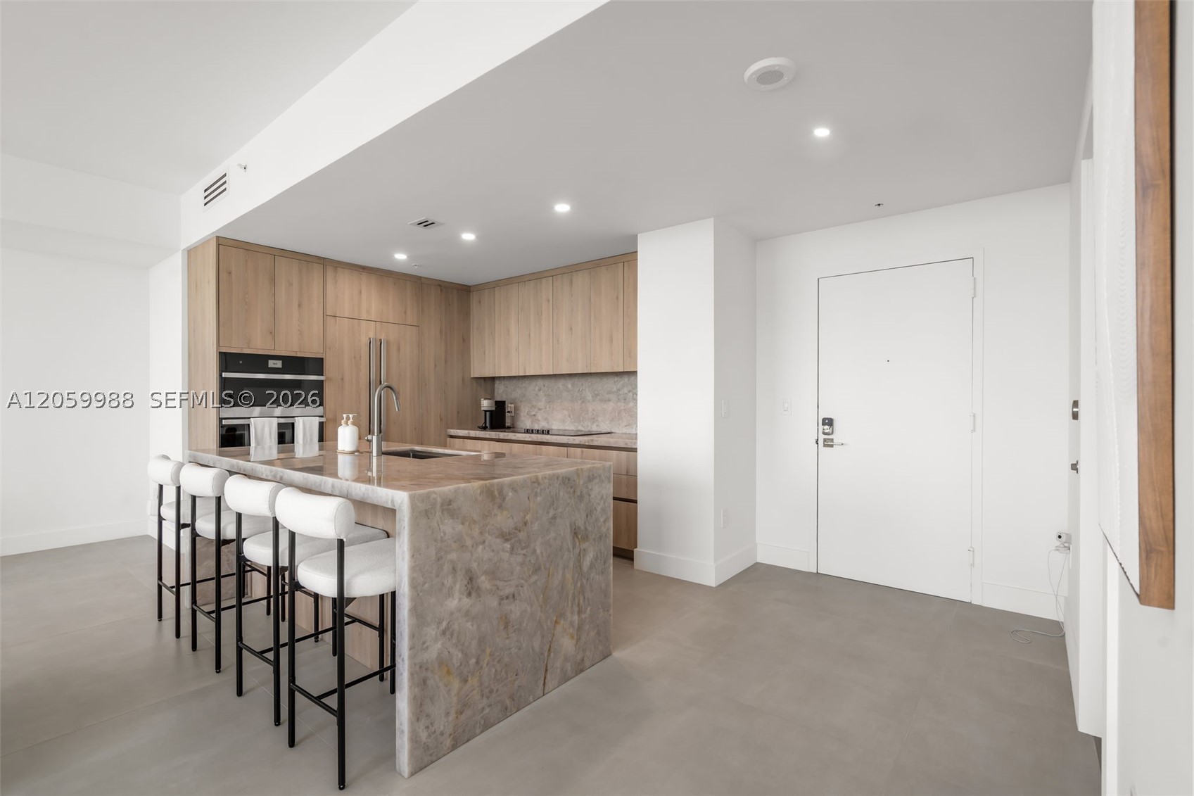 92 SW 3rd St #5204, Miami FL 33130