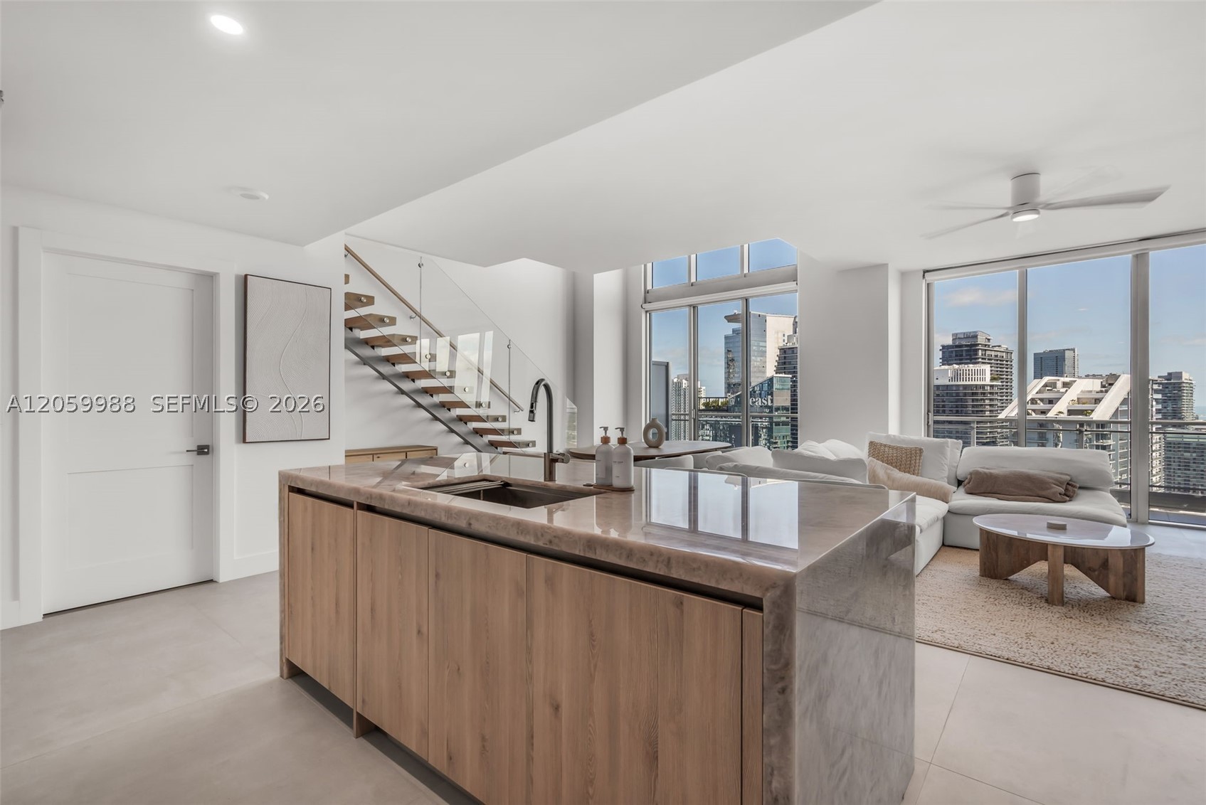 92 SW 3rd St #5204, Miami FL 33130