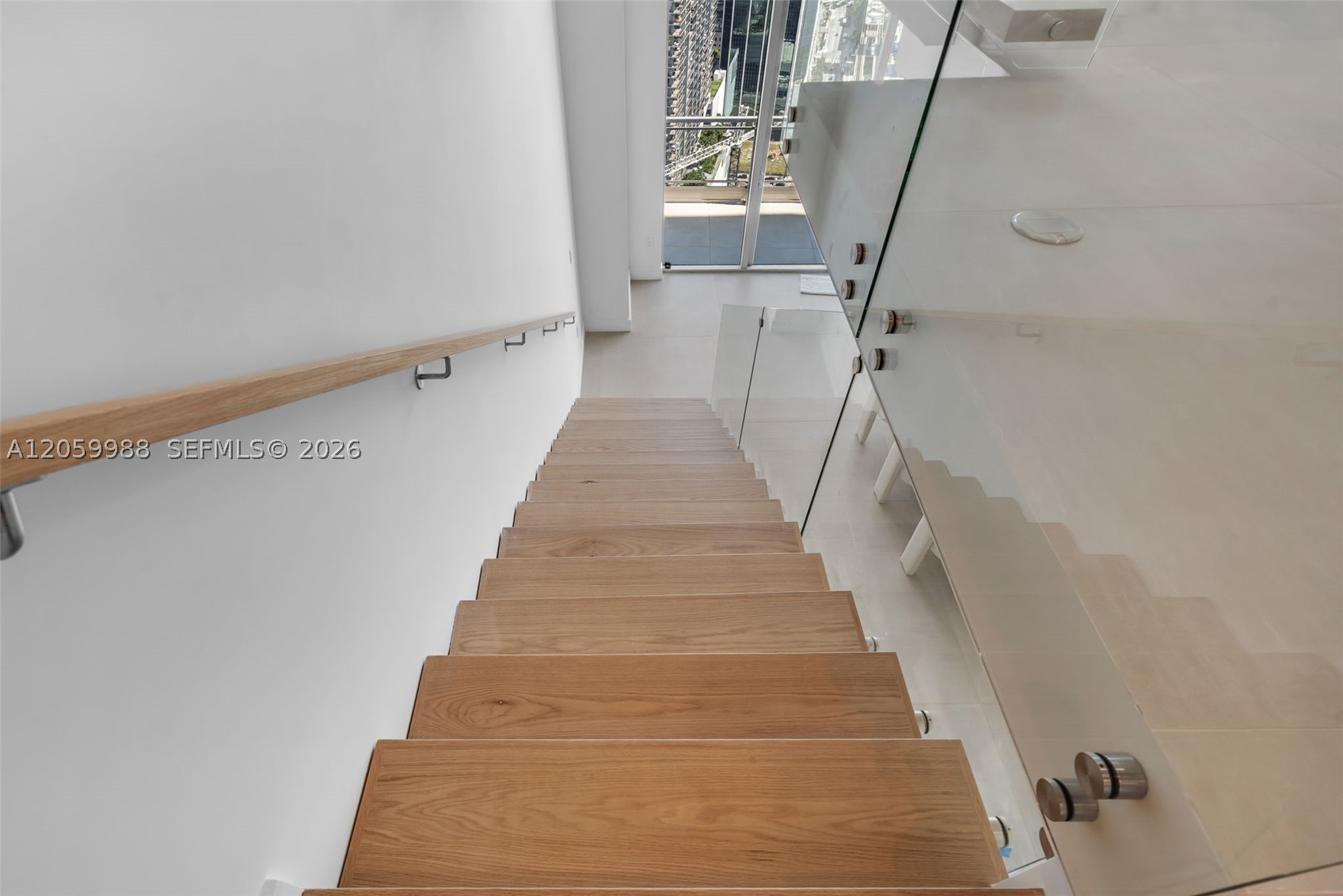 92 SW 3rd St #5204, Miami FL 33130