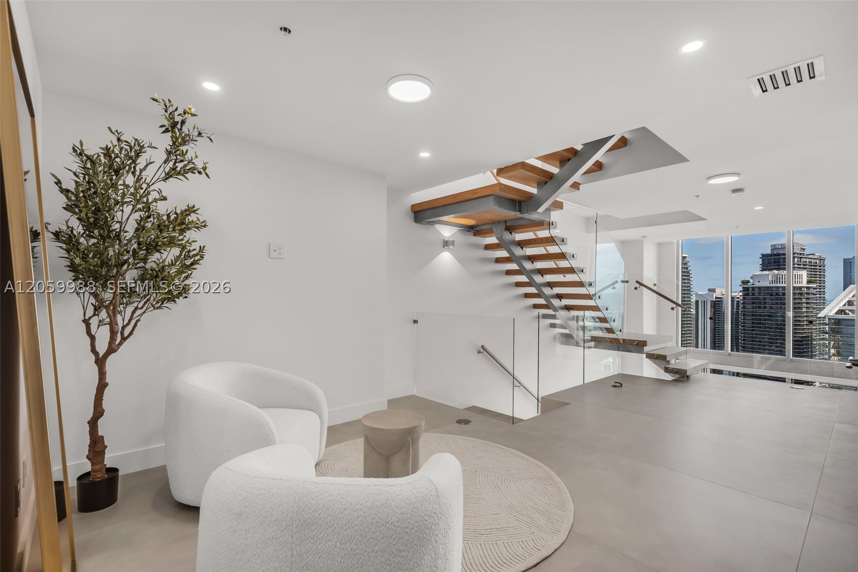 92 SW 3rd St #5204, Miami FL 33130