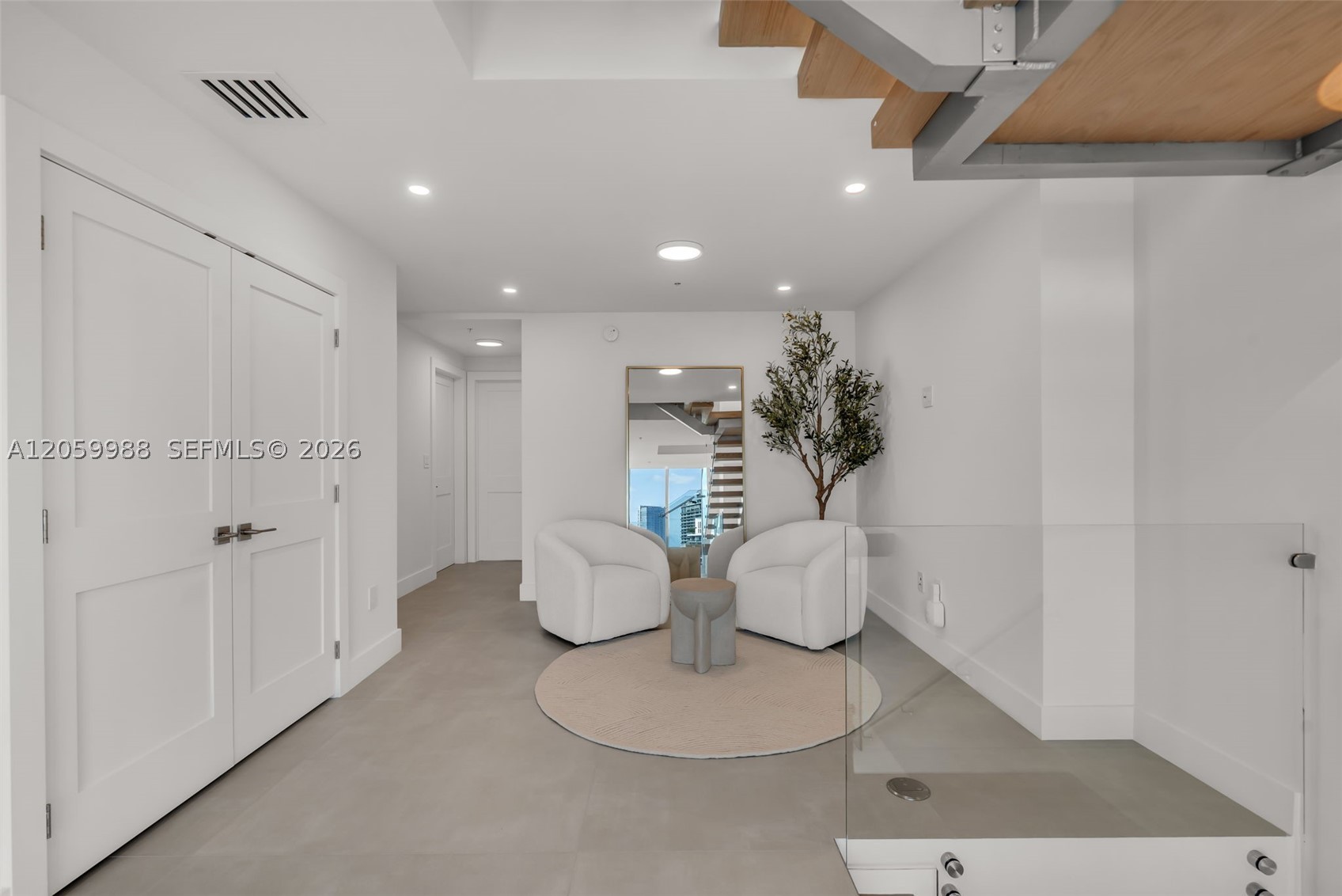 92 SW 3rd St #5204, Miami FL 33130