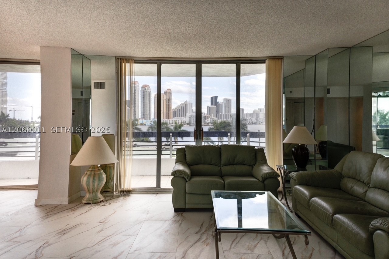 3600 Mystic Pointe Dr #613, Aventura FL 33180