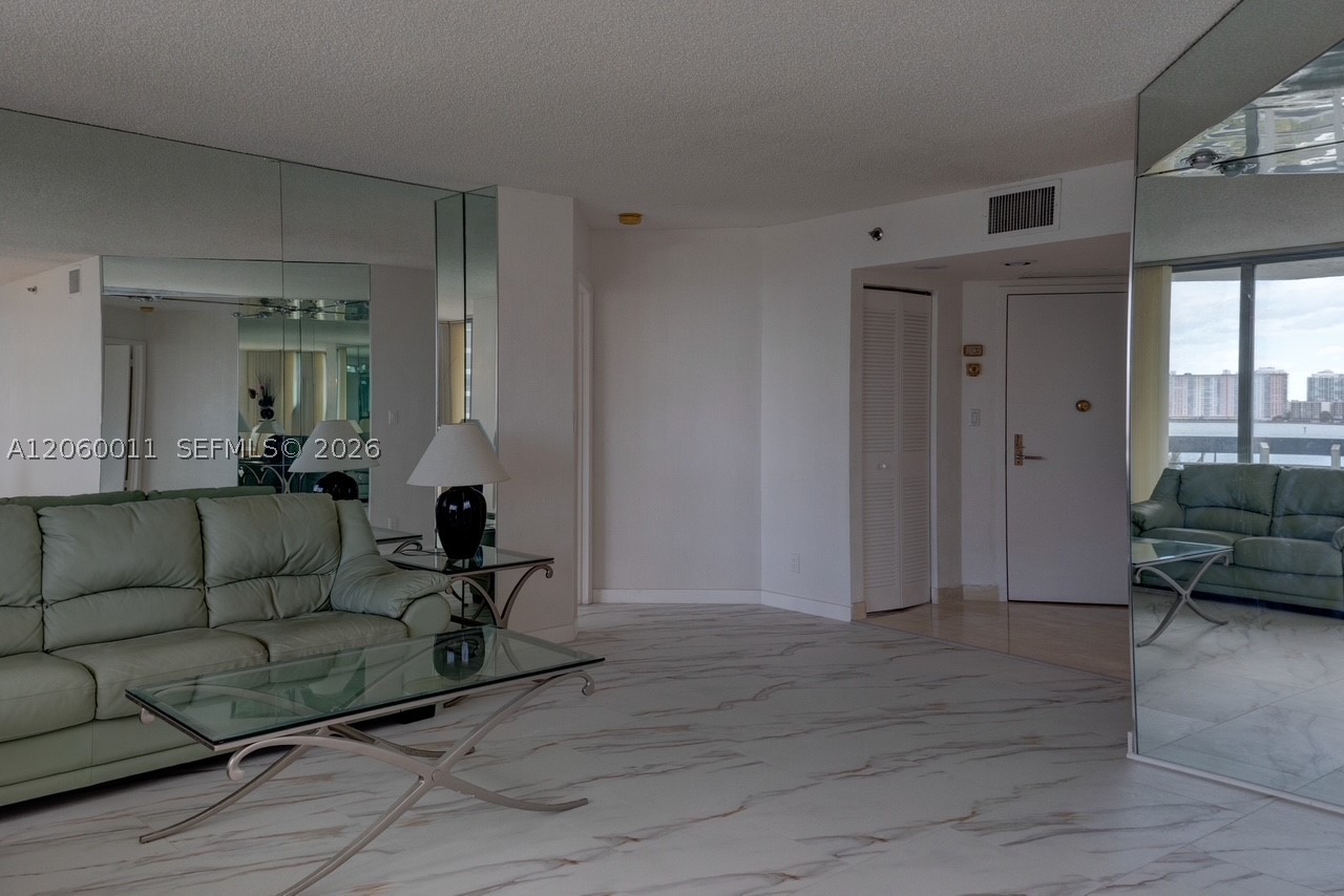 3600 Mystic Pointe Dr #613, Aventura FL 33180