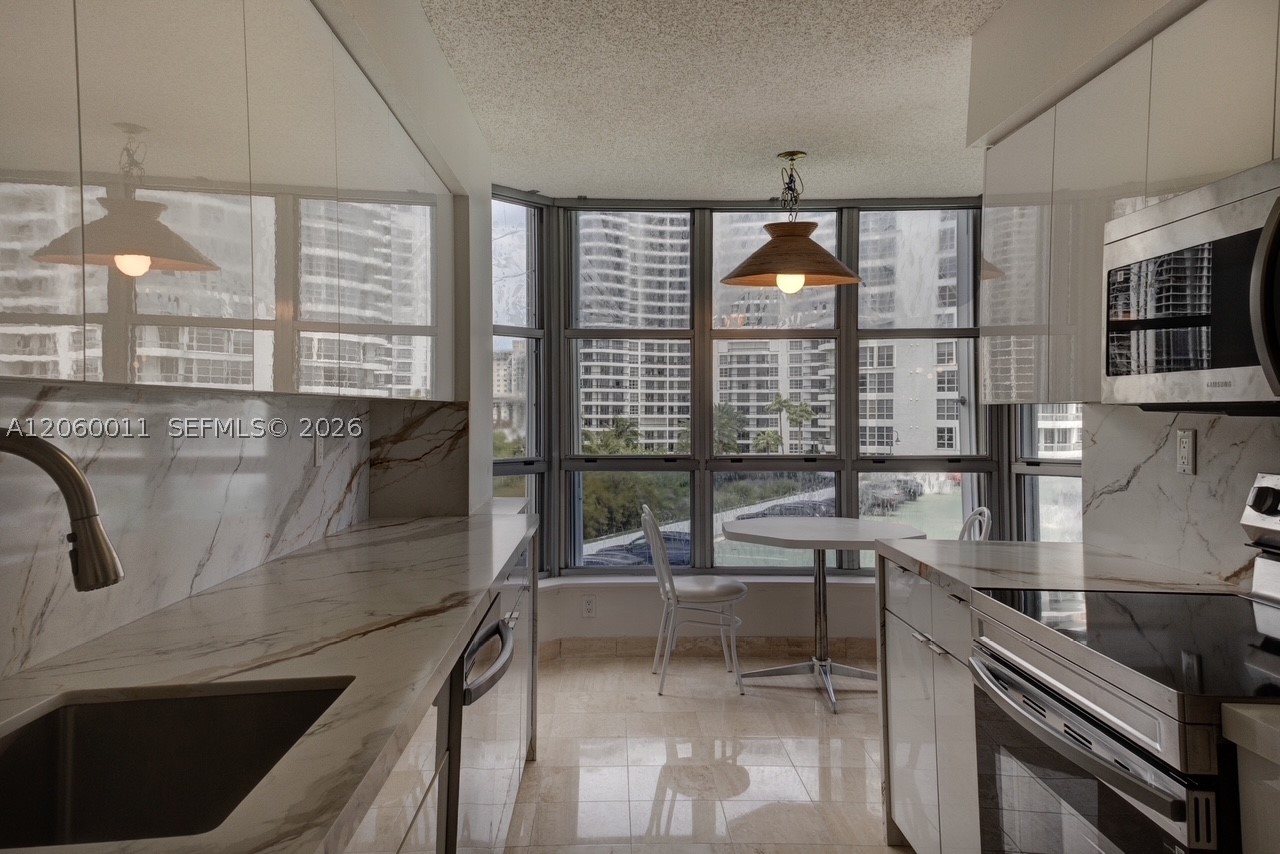 3600 Mystic Pointe Dr #613, Aventura FL 33180