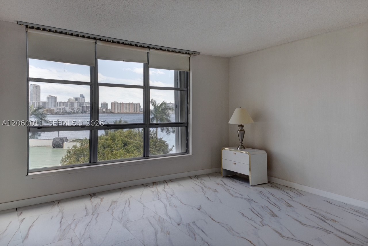 3600 Mystic Pointe Dr #613, Aventura FL 33180