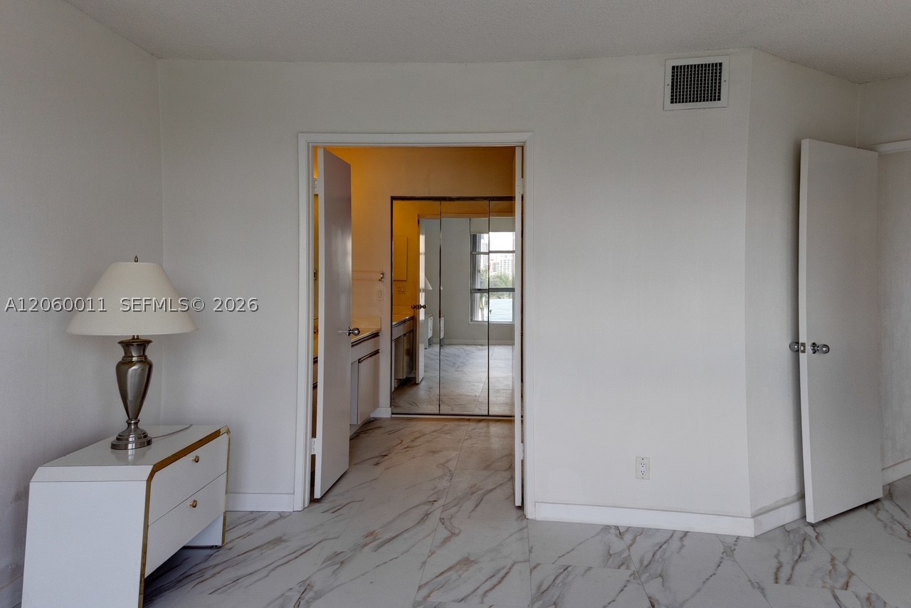 3600 Mystic Pointe Dr #613, Aventura FL 33180