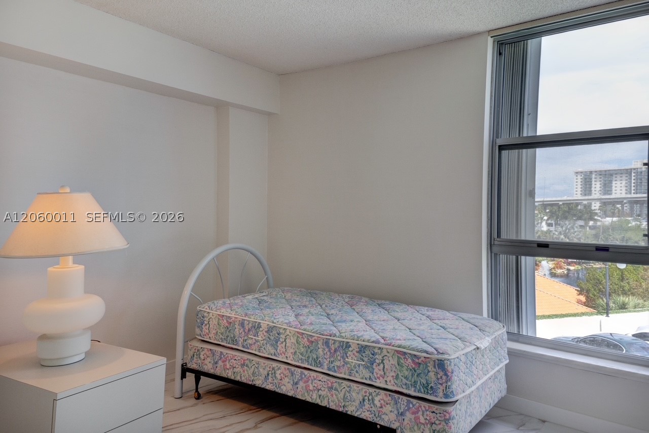 3600 Mystic Pointe Dr #613, Aventura FL 33180