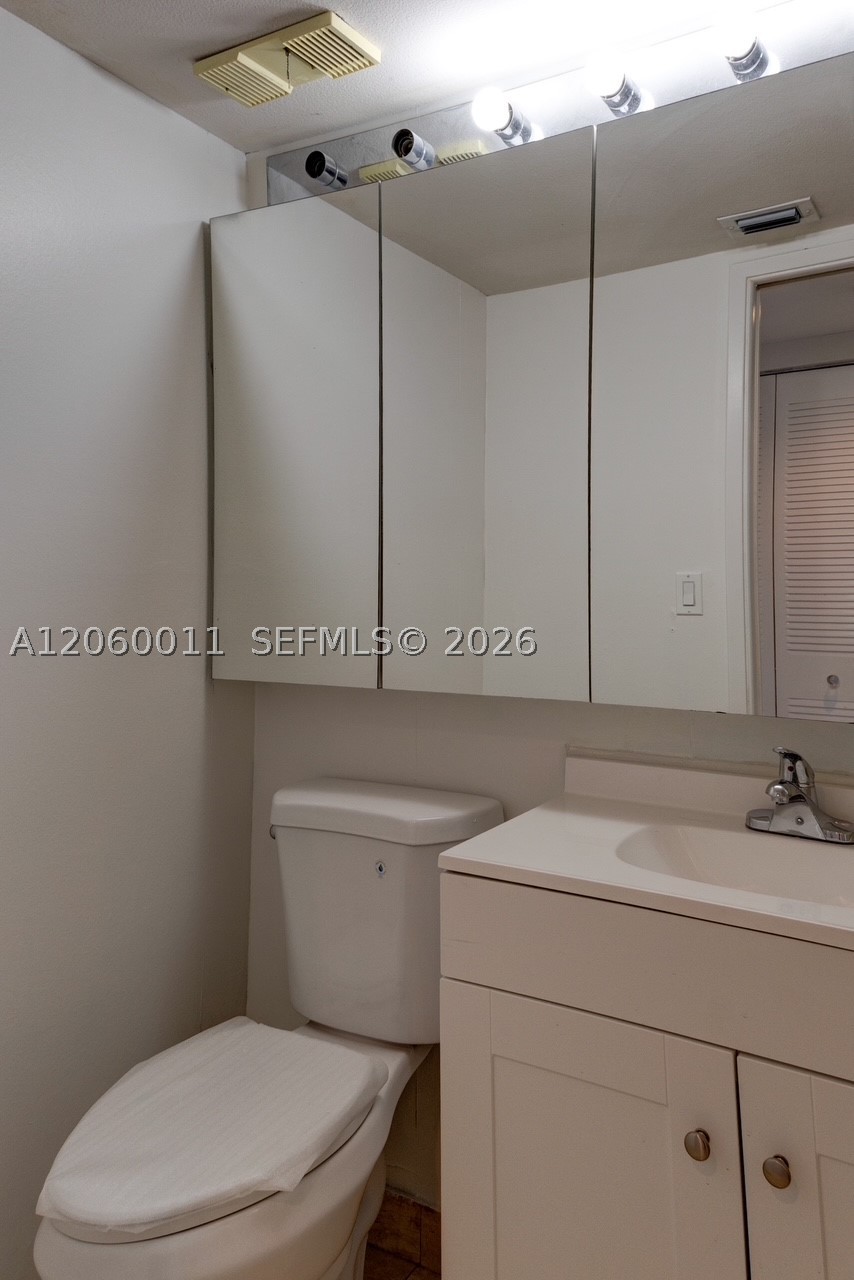 3600 Mystic Pointe Dr #613, Aventura FL 33180