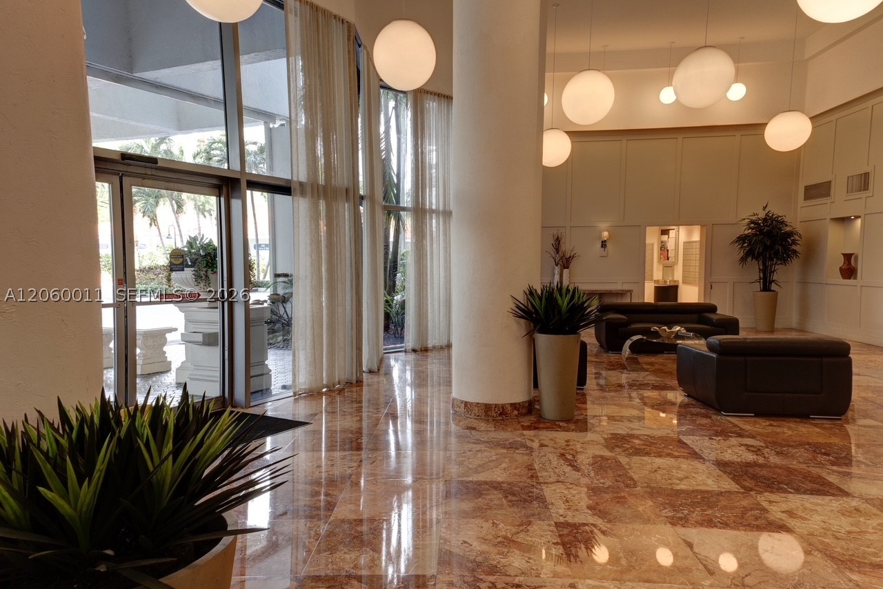 3600 Mystic Pointe Dr #613, Aventura FL 33180