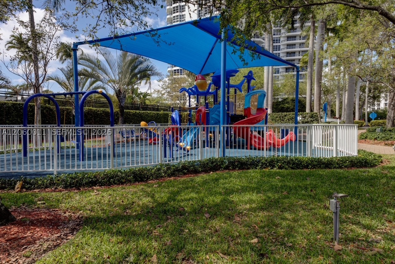 3600 Mystic Pointe Dr #613, Aventura FL 33180
