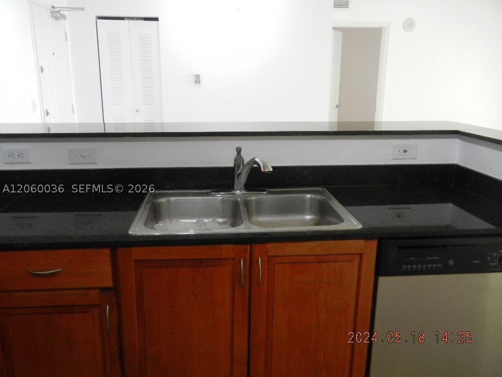 215 SW 42nd Ave #1007, Miami FL 33134