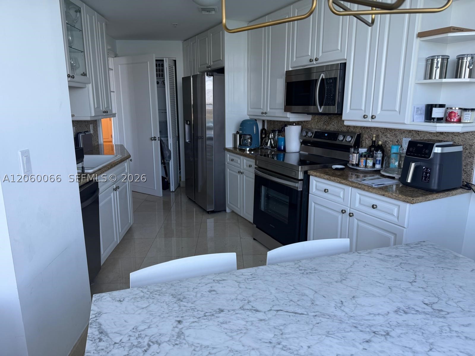 848 Brickell Key Dr #1102, Miami FL 33131
