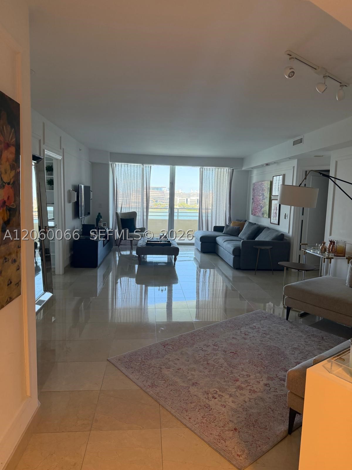 848 Brickell Key Dr #1102, Miami FL 33131