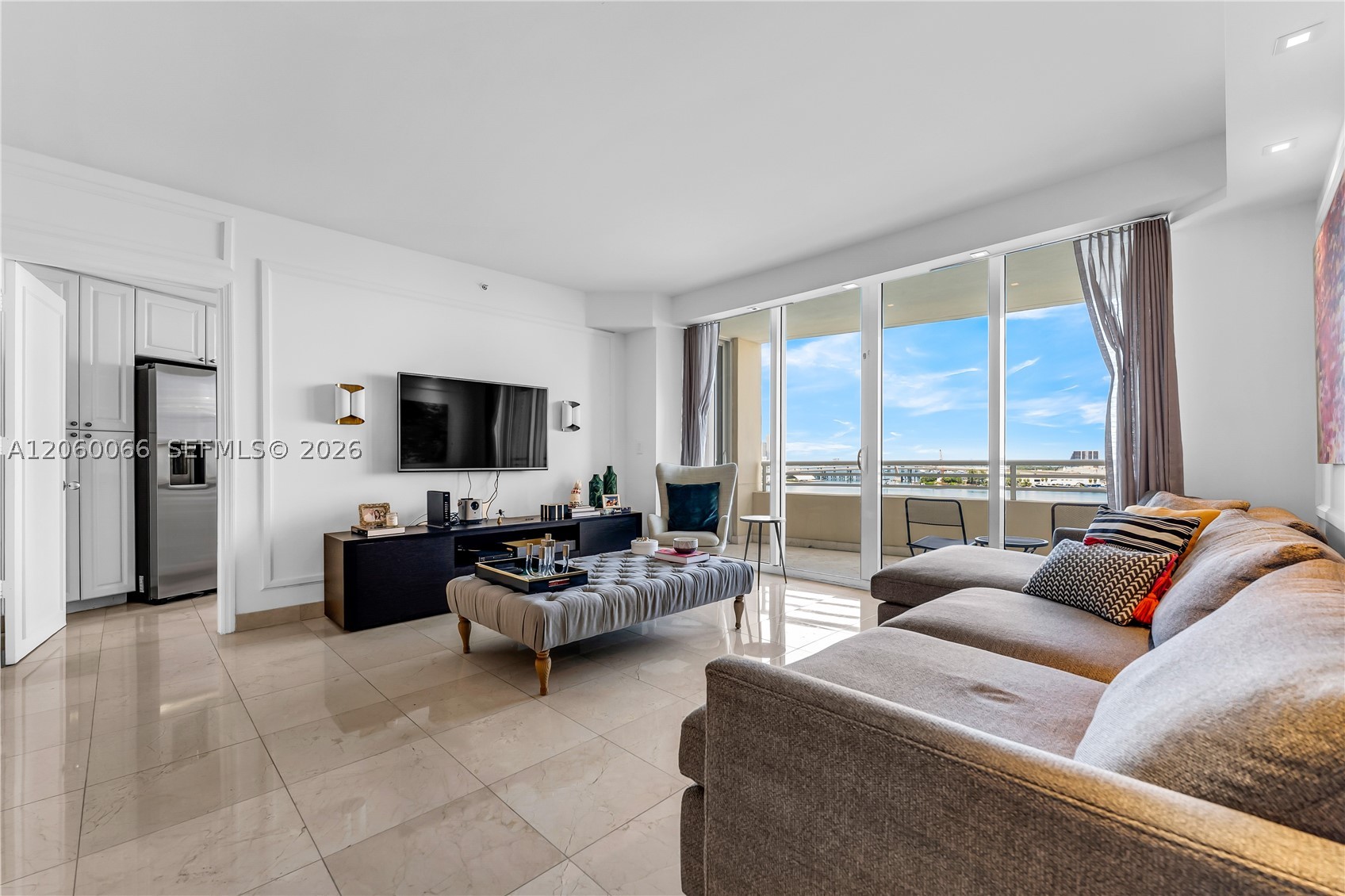 848 Brickell Key Dr #1102, Miami FL 33131