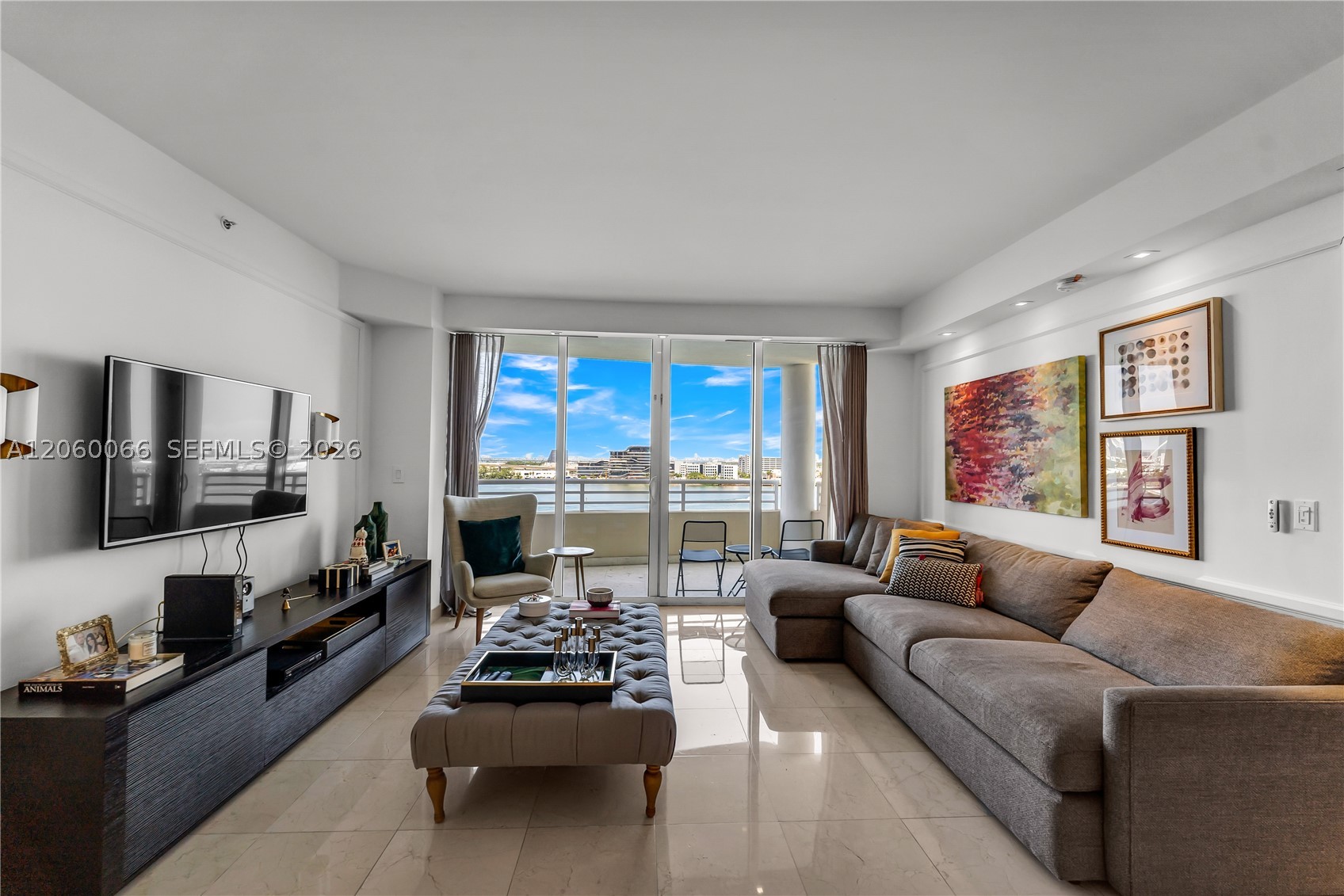848 Brickell Key Dr #1102, Miami FL 33131