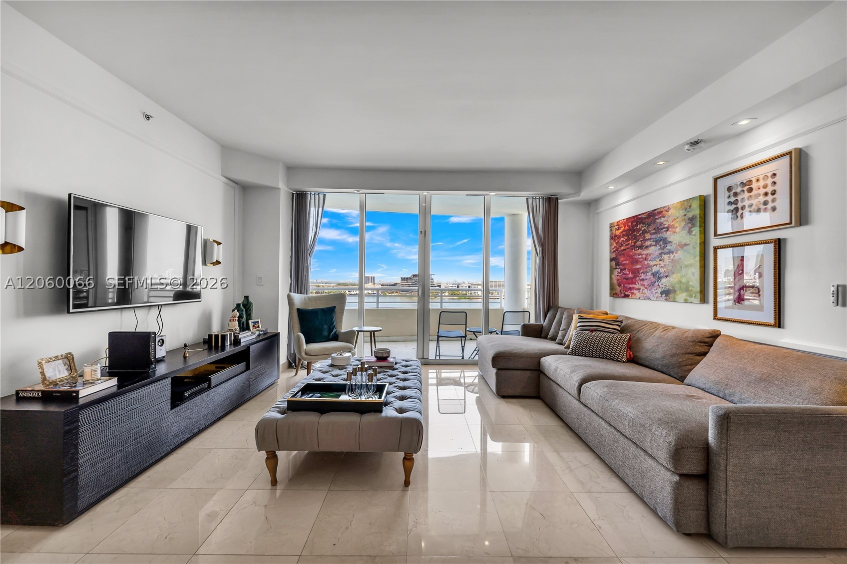848 Brickell Key Dr #1102, Miami FL 33131