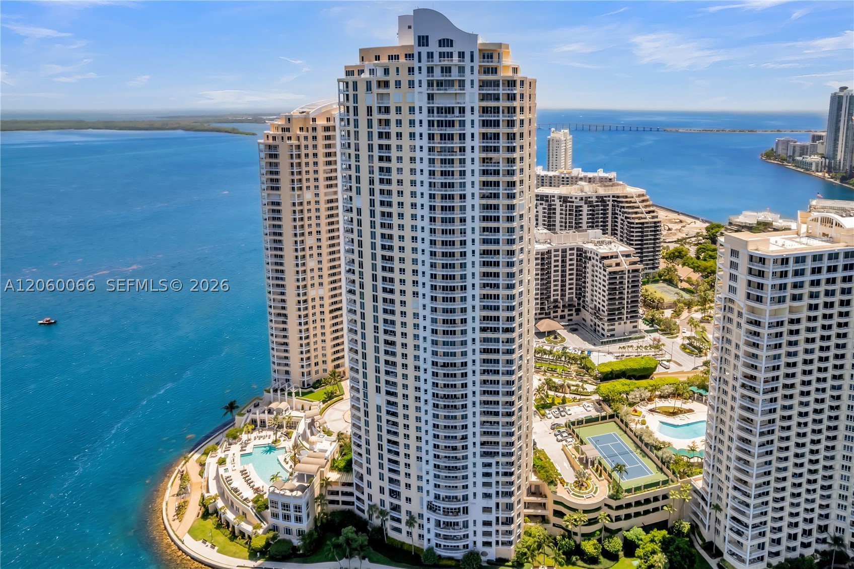 848 Brickell Key Dr #1102, Miami FL 33131
