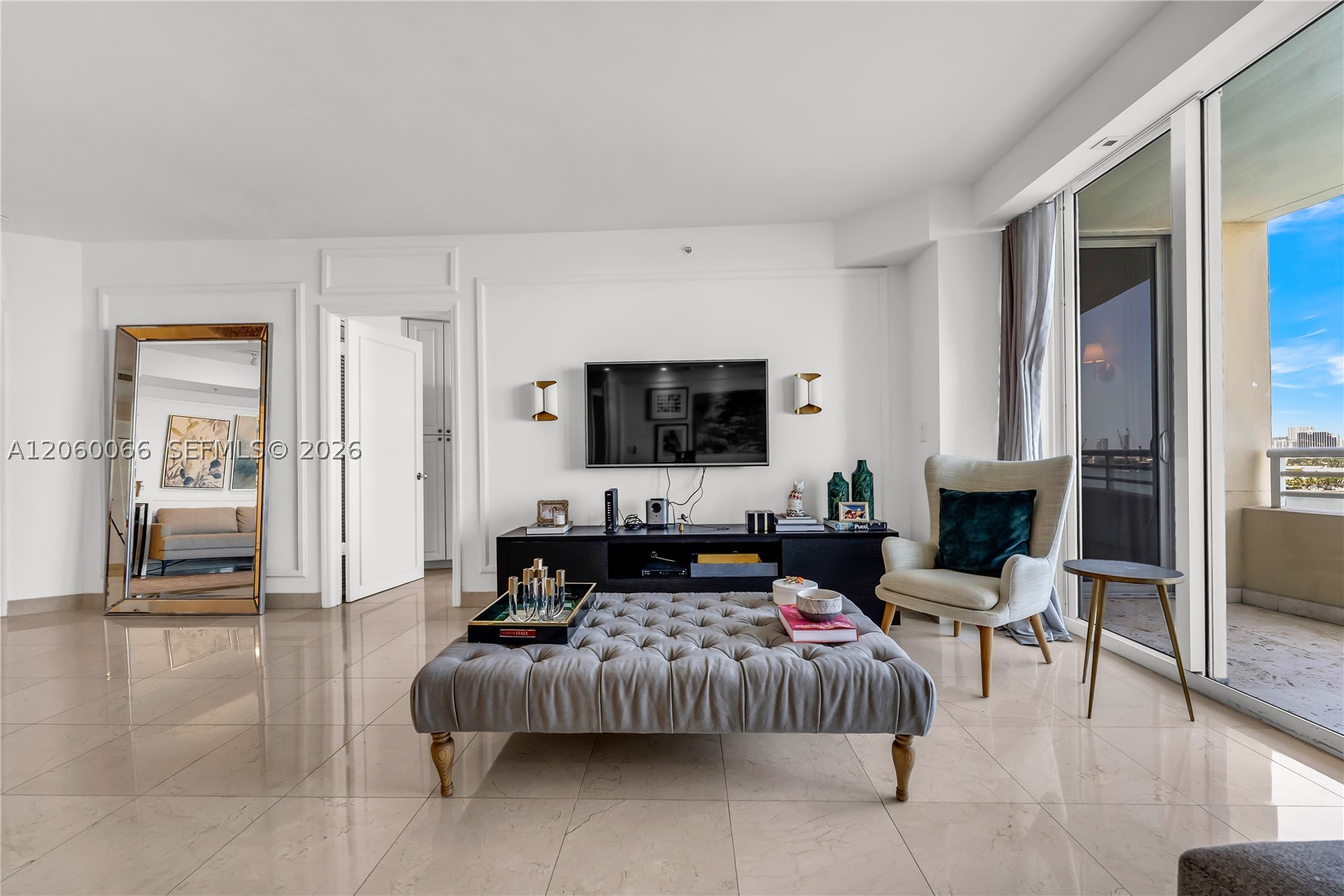 848 Brickell Key Dr #1102, Miami FL 33131