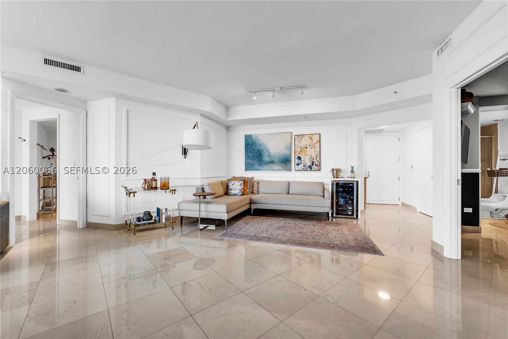 848 Brickell Key Dr #1102, Miami FL 33131