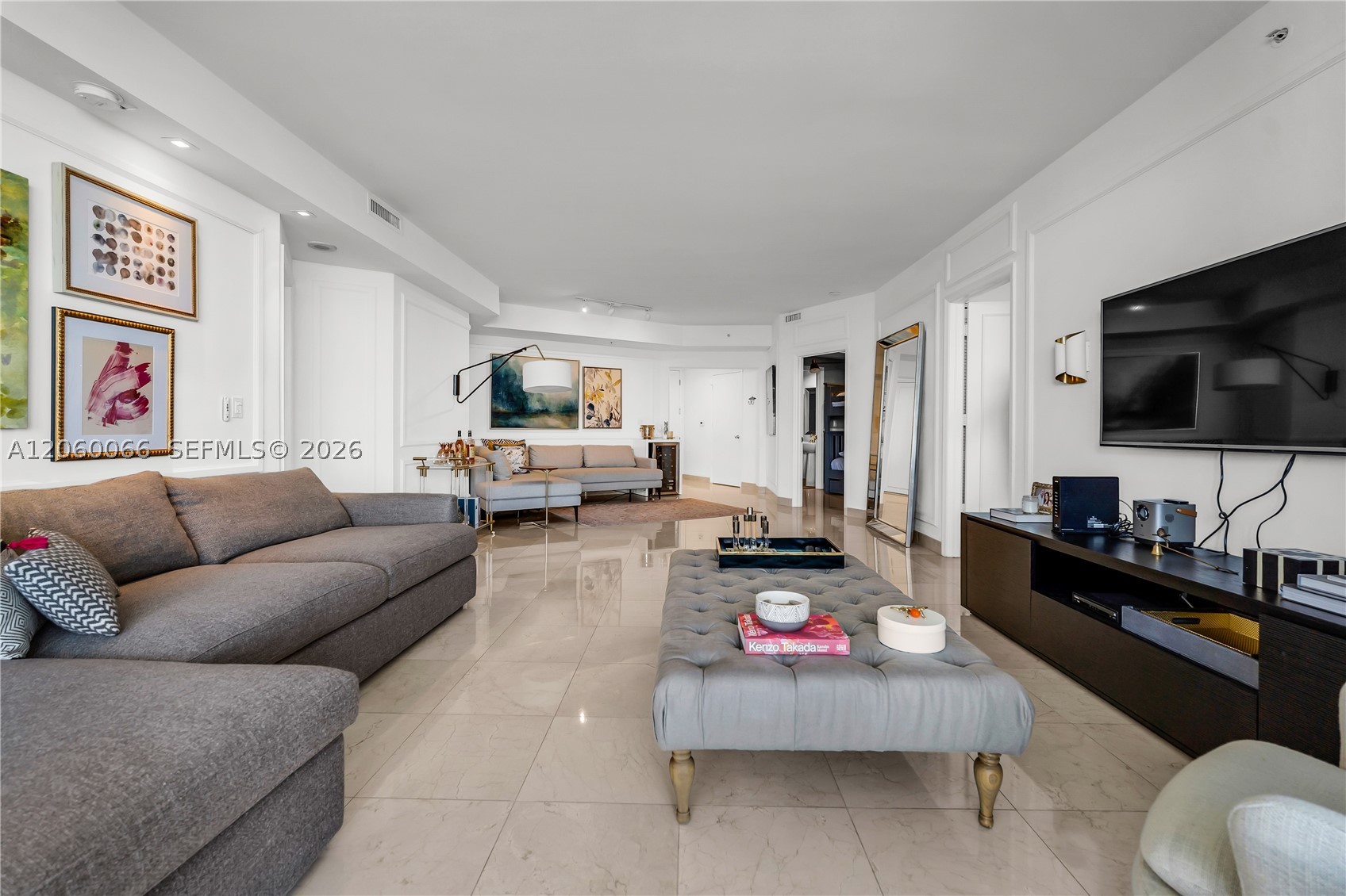 848 Brickell Key Dr #1102, Miami FL 33131