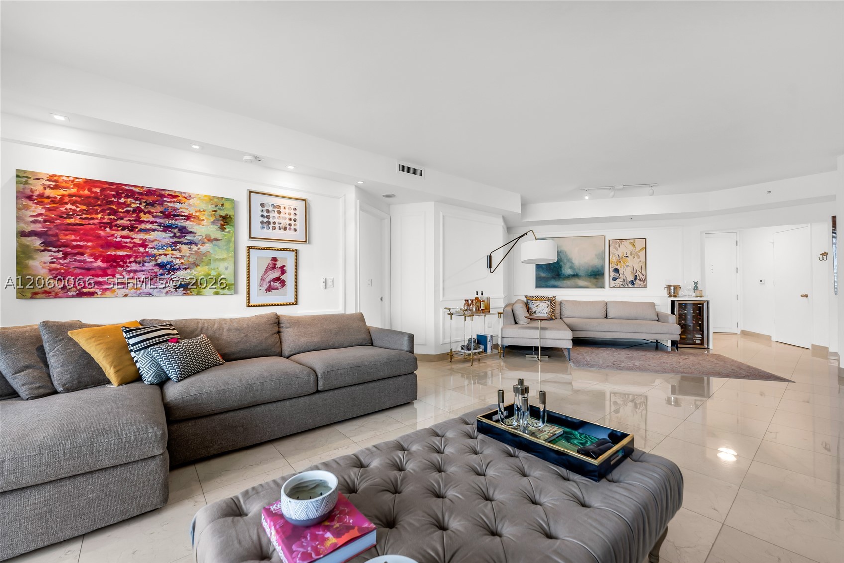 848 Brickell Key Dr #1102, Miami FL 33131