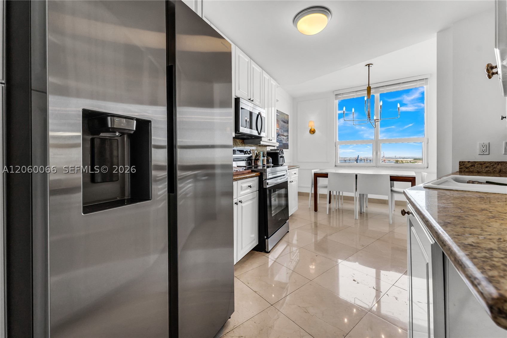 848 Brickell Key Dr #1102, Miami FL 33131