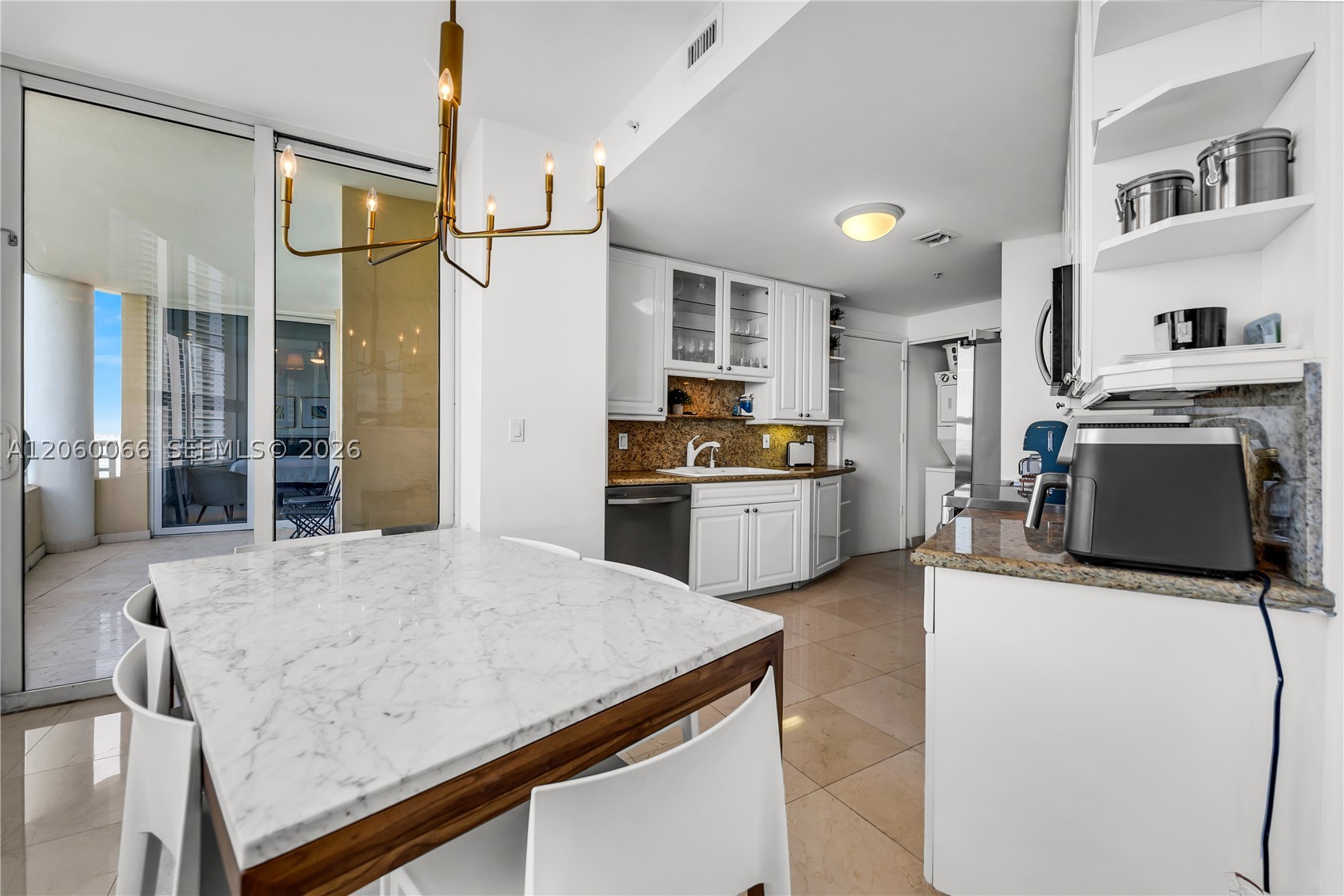 848 Brickell Key Dr #1102, Miami FL 33131