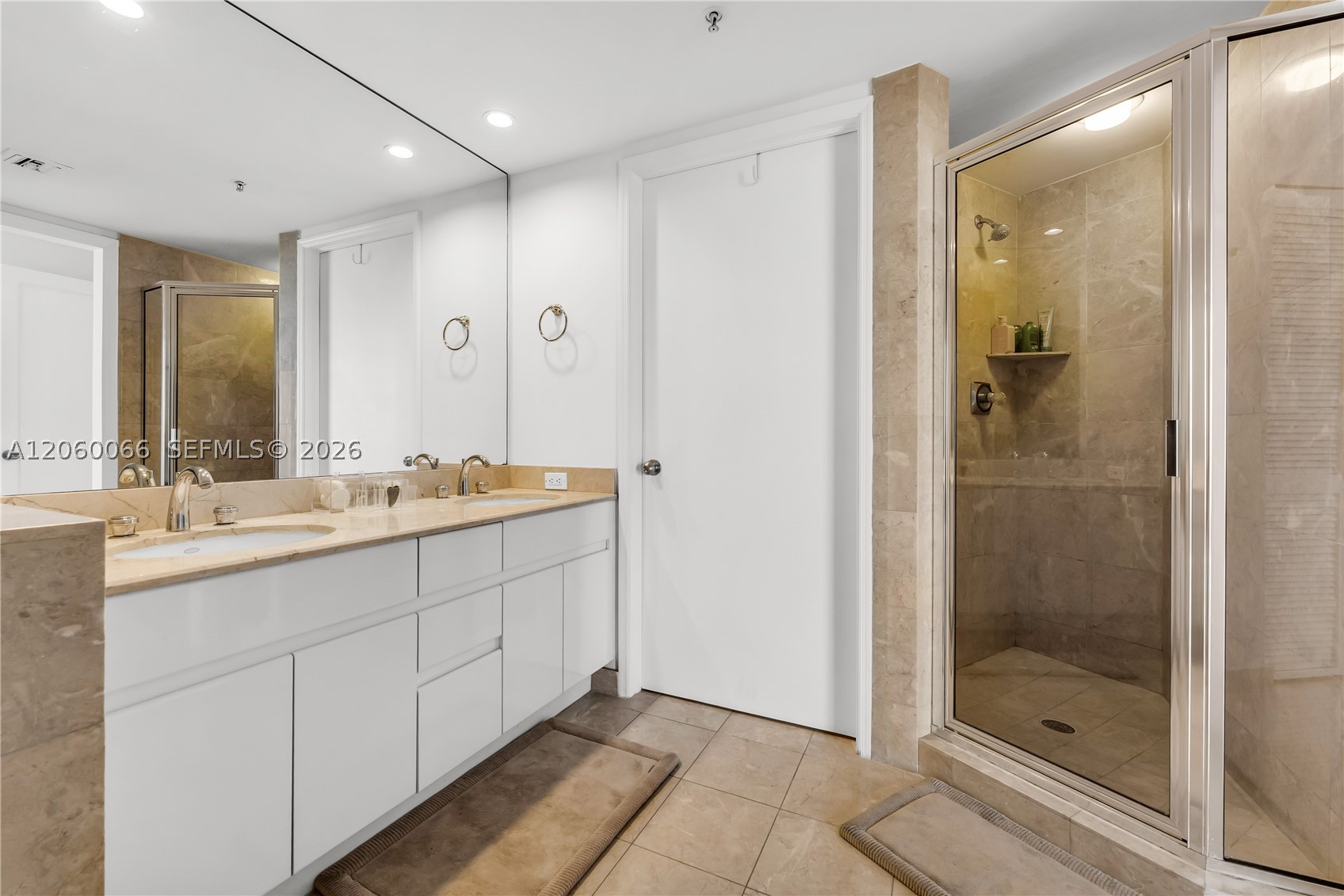 848 Brickell Key Dr #1102, Miami FL 33131