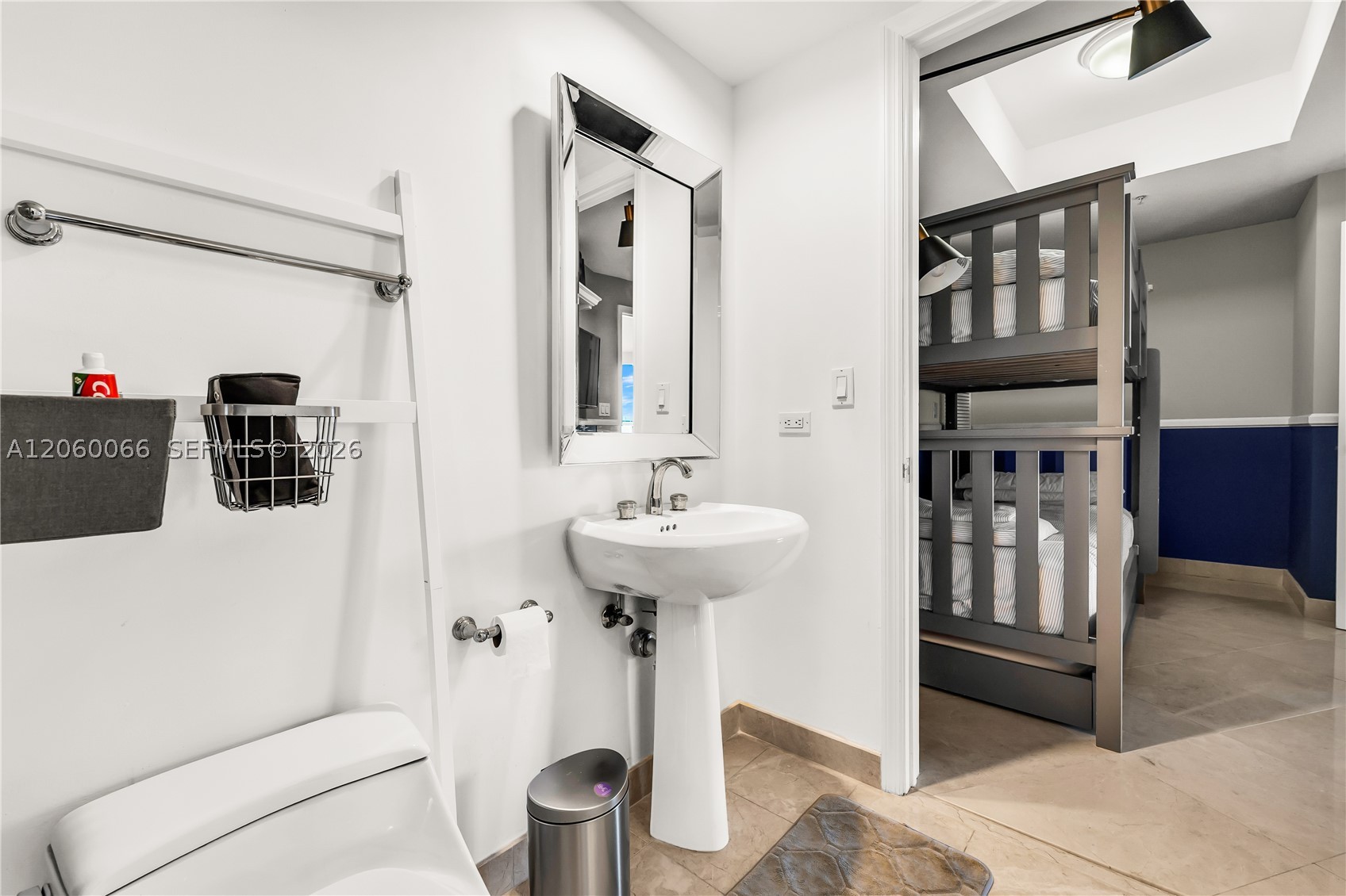 848 Brickell Key Dr #1102, Miami FL 33131