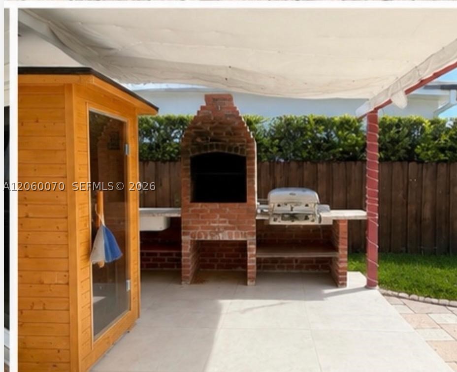 455 S Shore Dr, Miami Beach FL 33141