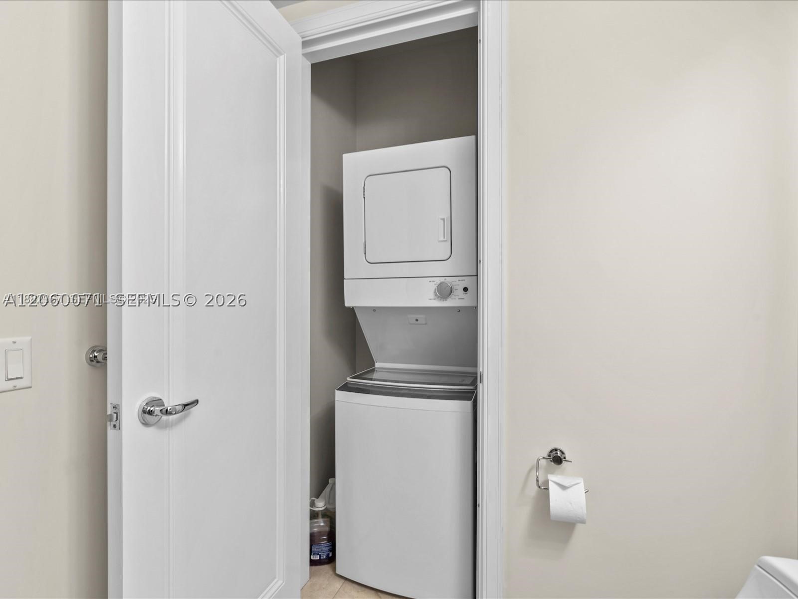 1435 Brickell Ave #3212, Miami FL 33131