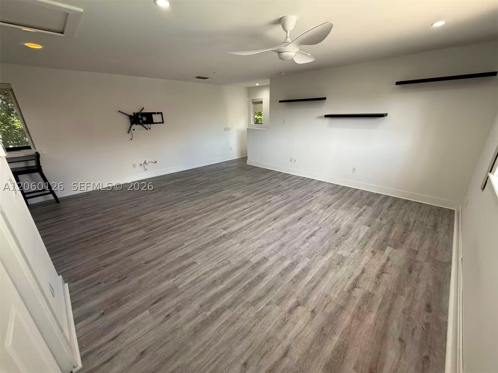 8881 SW 28th St, Miami FL 33165