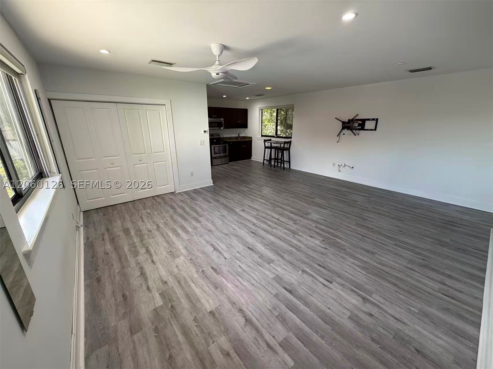 8881 SW 28th St, Miami FL 33165