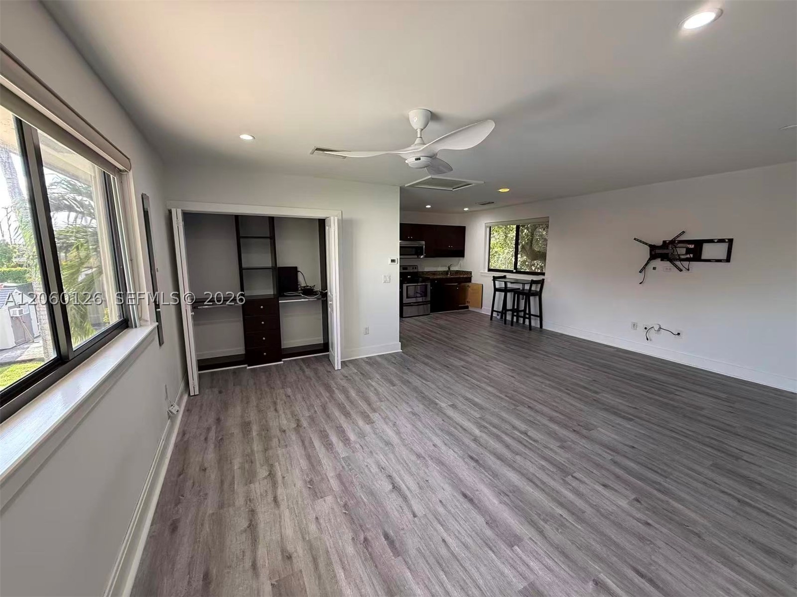 8881 SW 28th St, Miami FL 33165