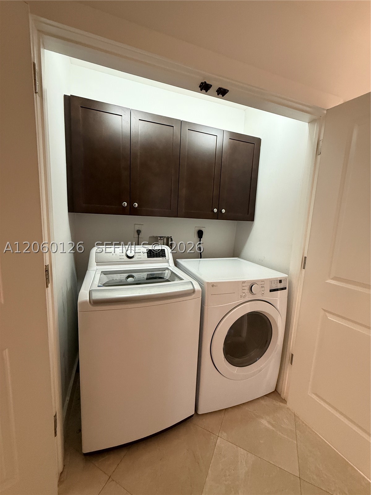 8881 SW 28th St, Miami FL 33165
