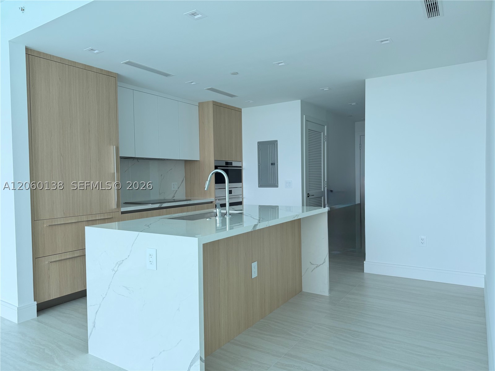 2411 Laguna Circle #1510, North Miami FL 33181
